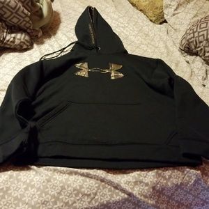 Under armour sweatshirt